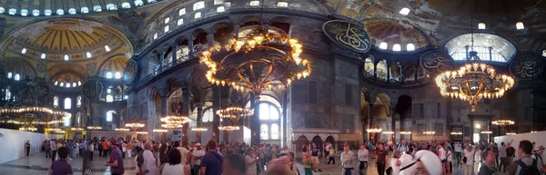 Aja Sofija ili Sveta Sofija u Istanbulu, jedno od najvećih graditeljskih dostignuća u istoriji čovečanstva Aja Sofija ili Sveta Sofija u Istanbulu, jedno od najvećih graditeljskih dostignuća u istoriji čovečanstva - Sputnik Srbija