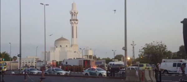 Policija ispred džamije proroka Muhameda u Medini, Saudijska Arabija - Sputnik Srbija