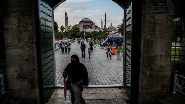 Поглед на Аја Софију у Истанбулу - Sputnik Србија