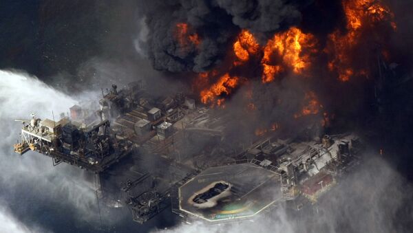 Izlivanje nafte u Meksičkom zalivu 2010. godine sa naftne platforme Britiš petroleuma - Sputnik Srbija