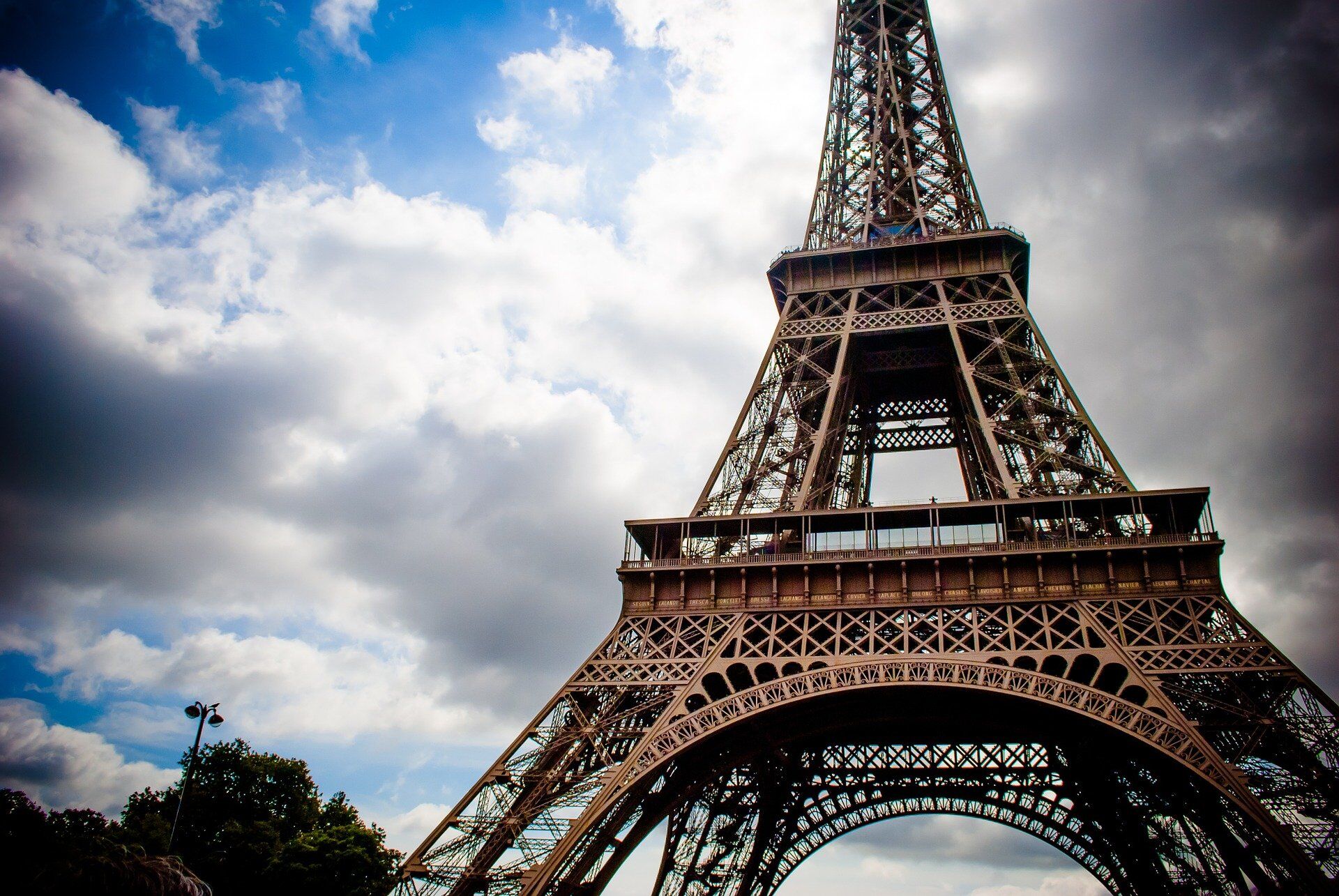 Ајфелова кула у Паризу - Sputnik Србија, 1920, 08.03.2023