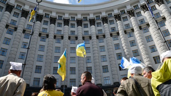 Борба за власт у Кијеву: Шта стоји иза смене министра одбране?