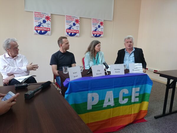 Активисти организације „Пис“ противе се ратнохушкачкој реторици НАТО-а Активисти организације „Пис“ противе се ратнохушкачкој реторици НАТО-а - Sputnik Србија