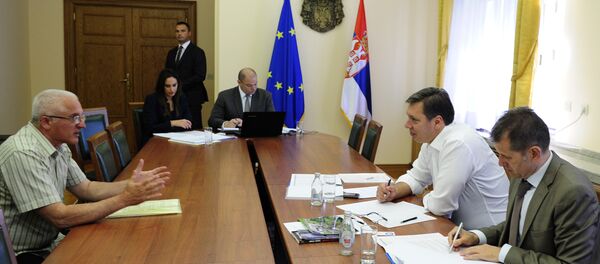 Aleksandar Vučić razgovara sa građanima u zgradi Vlade Srbije - Sputnik Srbija