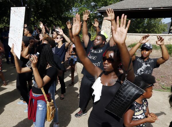 Netolerancija potiskuje istorijske činjenice. Netolerancija potiskuje istorijske činjenice. - Sputnik Srbija