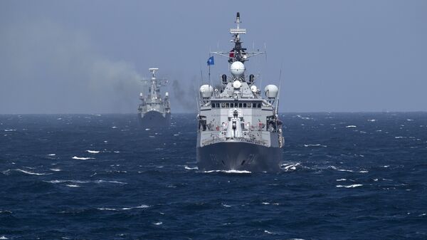 Turski NATO vojni brod „Turgutreis“ u Crnom moru - Sputnik Srbija