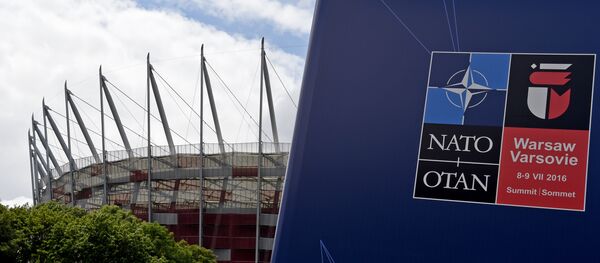 Плакат НАТО-а за најаву Самита у Варшави, Пољска - Sputnik Србија