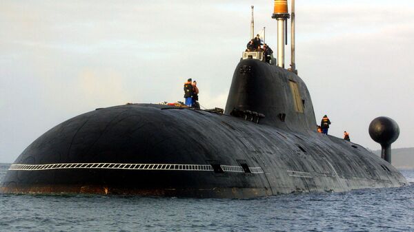 Ruska nuklearna podmornica Vepr Projekta 971 klase Štuka-B (Ajkula) u luci Brest na zapadu Francuske. - Sputnik Srbija