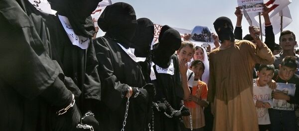 Курди протестују против исламске државе Курди протестују против исламске државе - Sputnik Србија