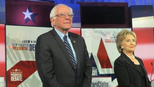 Demokratski predsednički kandidati SAD senator Berni Sanders i Hilari Klinton - Sputnik Srbija