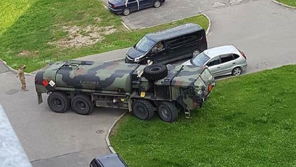 Američko vojno vozilo zalutalo u Rigi (foto) - Sputnik Srbija