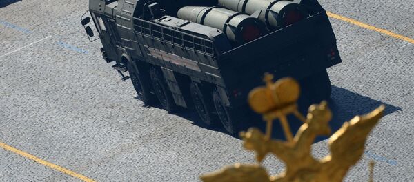 Operativno-taktički raketni sistem Iskander-M na vojnoj paradi na Crvenom trgu u Moskvi. - Sputnik Srbija