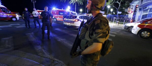 Француски полицајци у Ници после терористичког напада 14. јула Француски полицајци у Ници после терористичког напада 14. јула - Sputnik Србија