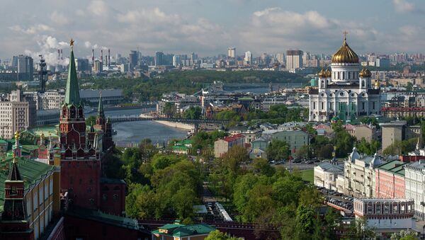 Поглед на Кремљ и храм Христа спаса у Москви - Sputnik Србија