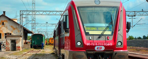 Нови воз на станици у Вреоцима Нови воз на станици у Вреоцима - Sputnik Србија