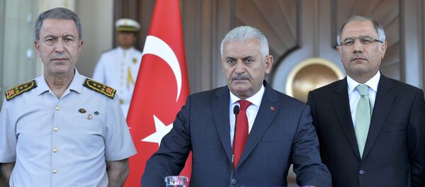 Turski premijer Binali Jildirim na pres-konferenciji nakon pokušaja državnog udara u Turskoj - Sputnik Srbija