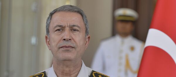 Начелник Генералштаба Турске генерал Хулуси Акар на прес-конференцији након покушаја државног удара у Турској Начелник Генералштаба Турске генерал Хулуси Акар на прес-конференцији након покушаја државног удара у Турској - Sputnik Србија