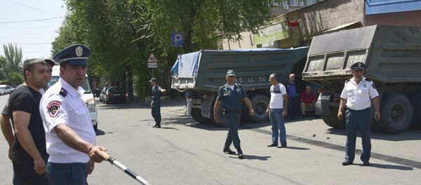 Јереванска полиција, опсада зграде полиције - Sputnik Србија