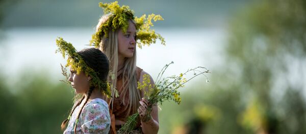 Рускиње на празнику цвећа - Sputnik Србија