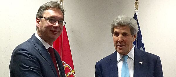 Premijer Srbije Aleksandar Vučić i američki državni sekretar Džon Keri u Briselu - Sputnik Srbija