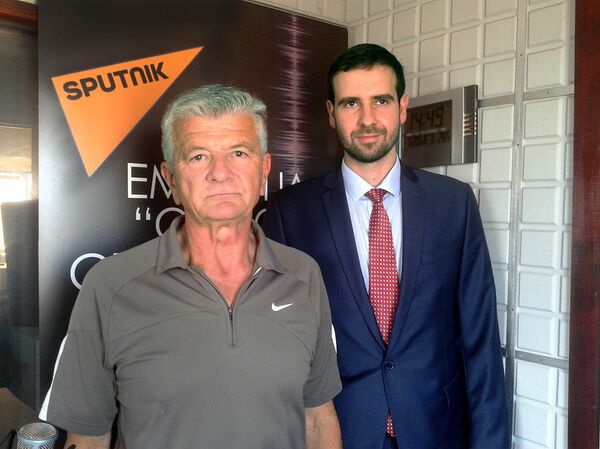 Професор Милан Пашански и др. Милош Поповић Професор Милан Пашански и др. Милош Поповић - Sputnik Србија