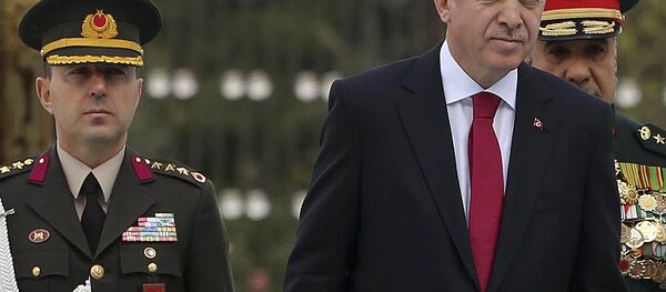 Војни саветник Али Јазици и председник Турске Реџеп Тајип Ердоган. - Sputnik Србија