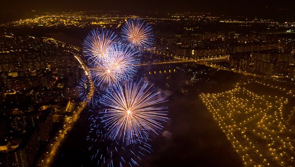 Све пршти у Москви: Међународни фестивал ватромета - Sputnik Србија