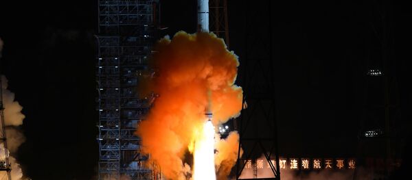 Беспилотна летелица лансира се на ракети Лонг Марч 3Ц у кинеском лансирном центру Сичанг у југозападној кинеској провинцији Сичуан. - Sputnik Србија