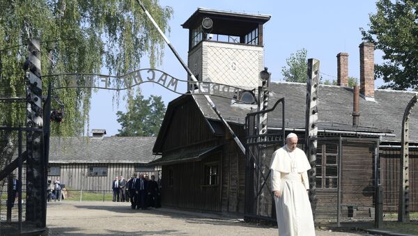 Papa Franja u Aušvicu, Poljska - Sputnik Srbija