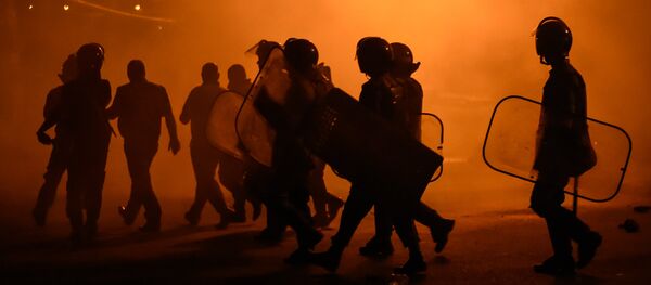 Сукоб демонстраната и полиције у Сари Таху у Јеревану. - Sputnik Србија