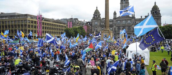 Присталице независности Шкотске протестују у Глазгову. Присталице независности Шкотске протестују у Глазгову. - Sputnik Србија
