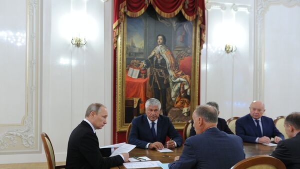 Predsednik Rusije Vladimir Putin predsedava Savetom bezbednosti RF u Sankt Peterburgu. - Sputnik Srbija