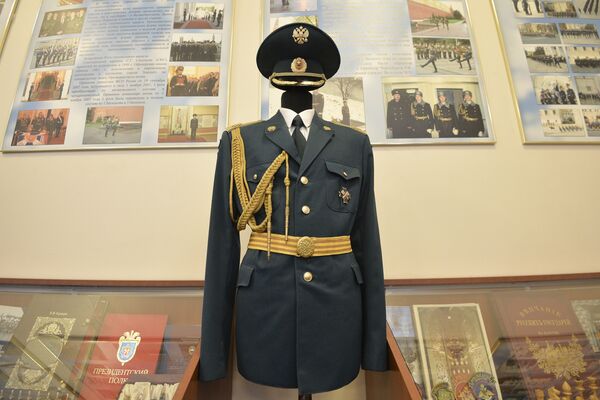 Nova paradna uniforma dizajnirana za vojnike Predsedničkog puka - Sputnik Srbija