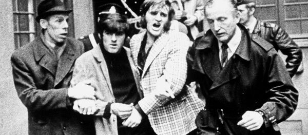 Миро Барешић, атентатор на југословенског амбасадора у Шведској Владимира Роловића током хапшења у Стокхолму 1971. Миро Барешић, атентатор на југословенског амбасадора у Шведској Владимира Роловића током хапшења у Стокхолму 1971. - Sputnik Србија