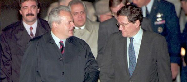 Слободан Милошевић и Ричард Холбрук Слободан Милошевић и Ричард Холбрук - Sputnik Србија