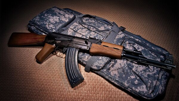AK-47 Калашњиков полуаутоматска пушка - Sputnik Србија