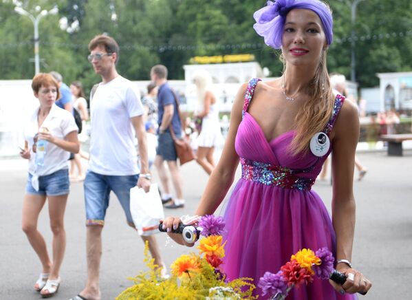 Moskovska Parada dama na biciklima - Sputnik Srbija