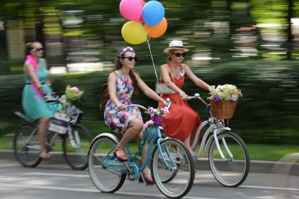 Moskovska Parada dama na biciklima - Sputnik Srbija