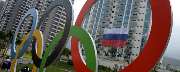 Ruska zastava u Olimpijskom selu u Riju - Sputnik Srbija