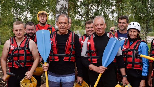 Sergej Lavrov na raftingu - Sputnik Srbija
