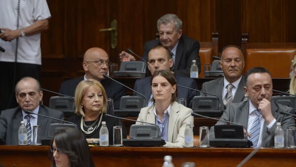 Kandidati za ministre Vlade Srbije tokom sednice u Skupštini Srbije. - Sputnik Srbija