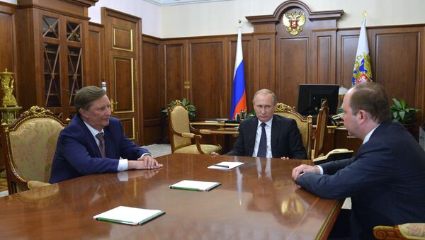 Vladimir Putin, Sergej Ivanov i Anton Vajno - Sputnik Srbija