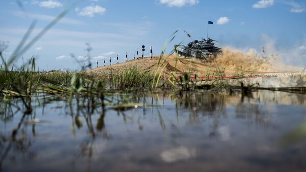 Танк Т-72Б3 армии Сербии во время конкурса Танковый биатлон на полигоне Алабино - Sputnik Србија
