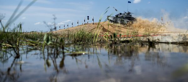 Танк Т-72Б3 армии Сербии во время конкурса Танковый биатлон на полигоне Алабино - Sputnik Србија
