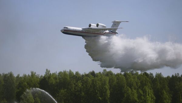 Авион Бе-200ЧС за гашење пожара - Sputnik Србија