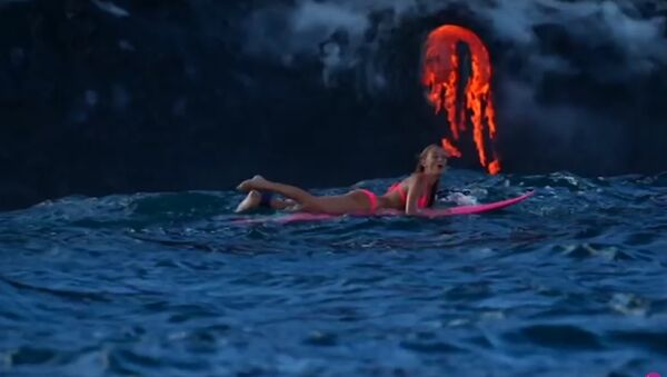 Alison Teal Tries Surfing Hawaii Volcano Eruption - Sputnik Србија
