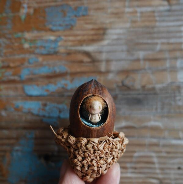 Dobre stvari dolaze u malim pakovanjima: Minijaturne lutke u ljusci oraha - Sputnik Srbija