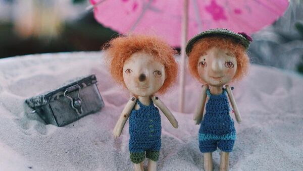 Dobre stvari dolaze u malim pakovanjima: Minijaturne lutke u ljusci oraha - Sputnik Srbija