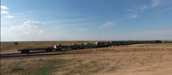 Оклопни воз на војним вежбама на реци Волги - Sputnik Србија