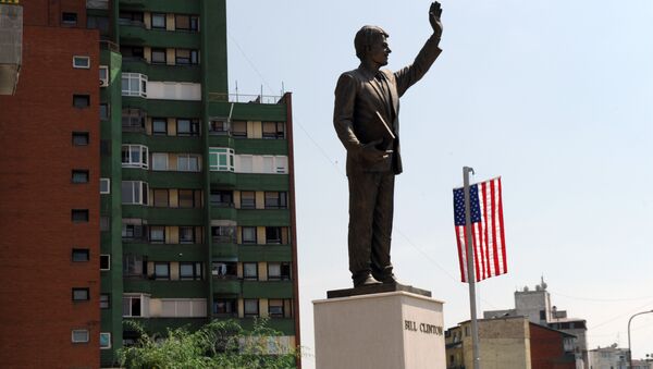 Споменик Билу Клинтону у Приштини - Sputnik Србија